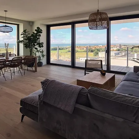 Апартаменты Park Tower Sea View With Pool And Gym Остенде