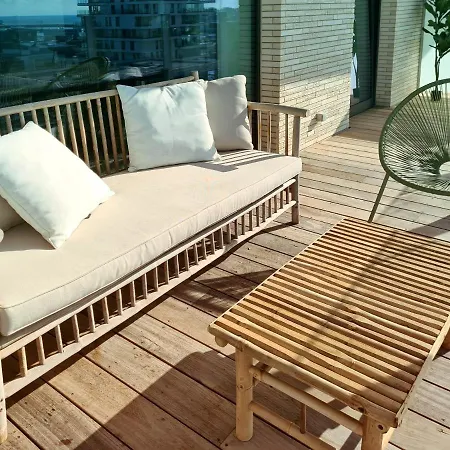 Апартаменты Park Tower Sea View With Pool And Gym