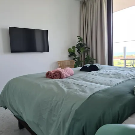 Park Tower Sea View With Pool And Gym Апартаменты *